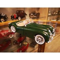 Модель 1:24 Jaguar XK 120 1951 Bburago