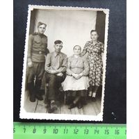 Фото "Сын приехал", д. Дятловичи Лунинецкий р-н, 1946 г.
