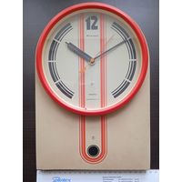 Часы настенные "Янтарь", кварц (сделано в СССР) в рабочем состоянии, 22 см х 32 см