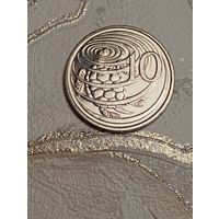 Каймановы острова 10 центов 2013 года .
