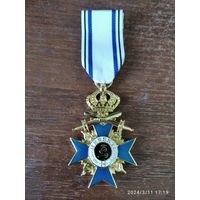 Крест За Военные заслуги Бавария (Германия) с мечами и короной 3 ст - иностранная награда