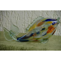 Статуэтка  Рыбка  ( цветное стекло )  высота 12 см , длинна 26 см