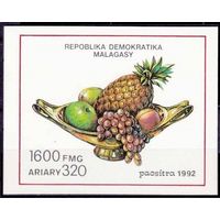 1992 Малагасийская Республика B189b Фрукты 3,00 евро