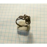 Кольцо старое с остатками серебрения.