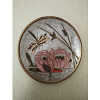 Декоративная настенная тарелка из бронзы , перегородочная эмаль .