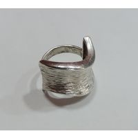 Кольцо объёмное серебренное 925 пр. "Волна". 11.4 гр. Европа. Размер 1.8 см.