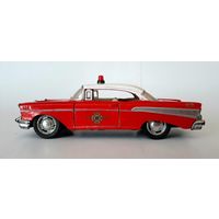 Машинка 1957 Chevrolet Bel Air. Пожарный департамент. KINSMART. 1/40.