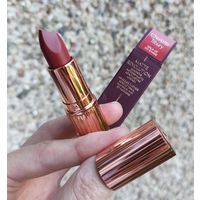 Charlotte Tilbury Matte Revolution в оттенке Walk Of No Shame