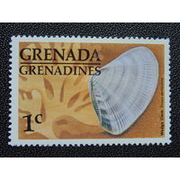 Гренада и Гренадины 1976 г. Морские раковины.