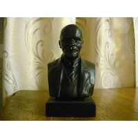 Бюст В.И.Ленин .Монументскульптура.