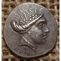 Греция. Histiaia in Euboia 3-2 век.Tetrobol Голова Гистиая в венке-Нимфа, сидящая прямо на корме камбуза 2,47гр.14,8мм.