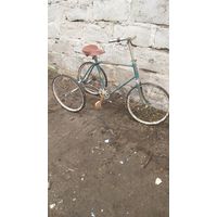 Винтажный детский трёхколёсный велосипед
