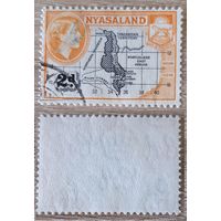 Ньясаленд 1954 Елизавета II и карта Ньясаленда. Mi-GB-NY 102C. Перф 12 х 12 1/2