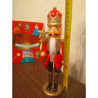 Игрушка Щелкунчик,  высота - 27 см, новая