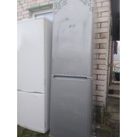 Холодильник Indesit серебристый 2м No frost.