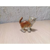 Миниатюрная статуэтка котик