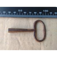 Старинный ключ для настенных или каминных часов.