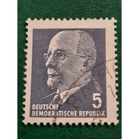 ГДР 1961. Вальтер Ульбрихт. Председатель государственного совета. Марка из серии