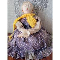Кукла грелка на самовар баба с чашкой чая высота около 35-40 см