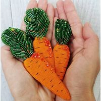 Брошь "Любовь-морковь" (ручная работа)