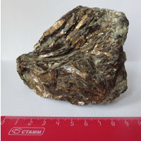 Астрофиллит, Кольский полуостров. Большой минерал... более 350 грамм. Весы для монет не справились. Отличное состояние.