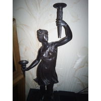 Бронзовая скульптура "Венера с двумя факелами" старинная 19 век, шоколадная патина.