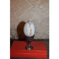 Декоративное яйцо выполненное из натурального природного камня, размер 7.5*5.3 см.