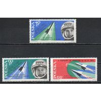 Групповой космический полет на кораблях-спутниках "Восток-5" и "Восток-6" Польша 1963 год серия из 3-х марок с надпечаткой