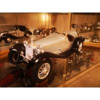 Модель 1:18  Alfa Romeo Spider Turing 1933