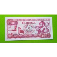 Банкнота 1000 meticais Мозамбик P-132 1989 г.