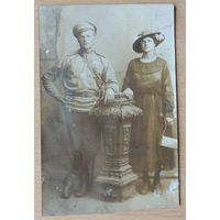 Фото "Солдат и дама", до 1917 г.