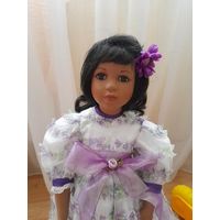 Фарфоровая коллекционная кукла