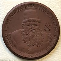 Фарфоровая медаль ANNO 1550 ADAM RIES SEINS ALTERS IM LVIII Адам Райс отец современной арифметики