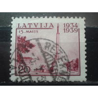 Латвия 1939 5 лет Конституции, памятник