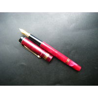 Чернильная ручка с позолоченным пером. Германия.