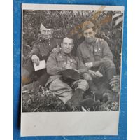 Фото группы летчиков. 1943 г. 6.5х8.5 см.