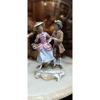 Аукцион с рубля! 31 Фарфоровая статуэтка Каподимонте Влюбленной парочки