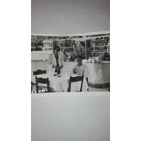Старое фото"В кафе"1949г