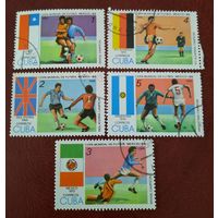 Куба 1985 г. Спорт Футбол. К Чемпионату мира в Мексике в 1986 году Флаги 5 марок из серии