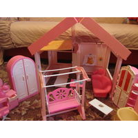 Домик и мебель для Барби