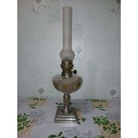Старинная керосиновая лампа