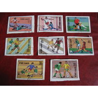 8 марок Вьетнам Футбол (б/з) 1982 года