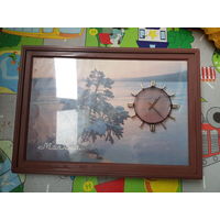 Механические часы - картина Молния, левая сторона картины с разводами от влаги, механическая заводка. На ходу.