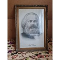 Портрет Карла Маркса в раме