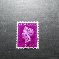 Марка Нидерланды 1947 год Королева