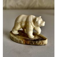 Окимоно фигурка из кости медведь