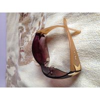 Солнцезащитные очки "Prada" с чехлом