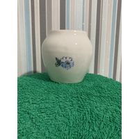 Фарфоровая вазочка Рига ''Полевые цветы'' 6-7 см.
