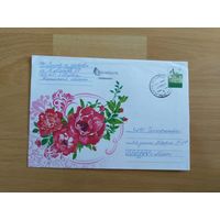 Беларусь конверт с маркой на простой бумаге с разновидностью жёлтая чёрточка в букве "Б" флора розы архитектура