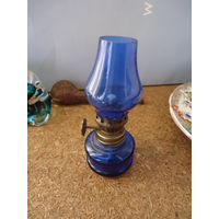 Лампа керосиновая , миниатюрная ,  синее стекло 2 .